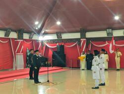 Aba Idi Kukuhkan 50 Paskibraka di Pendopo Trunojoyo Sampang